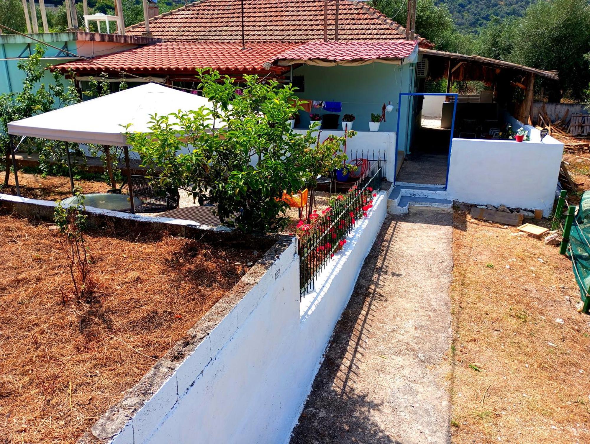 Natural Hostel Himarë Exterior foto