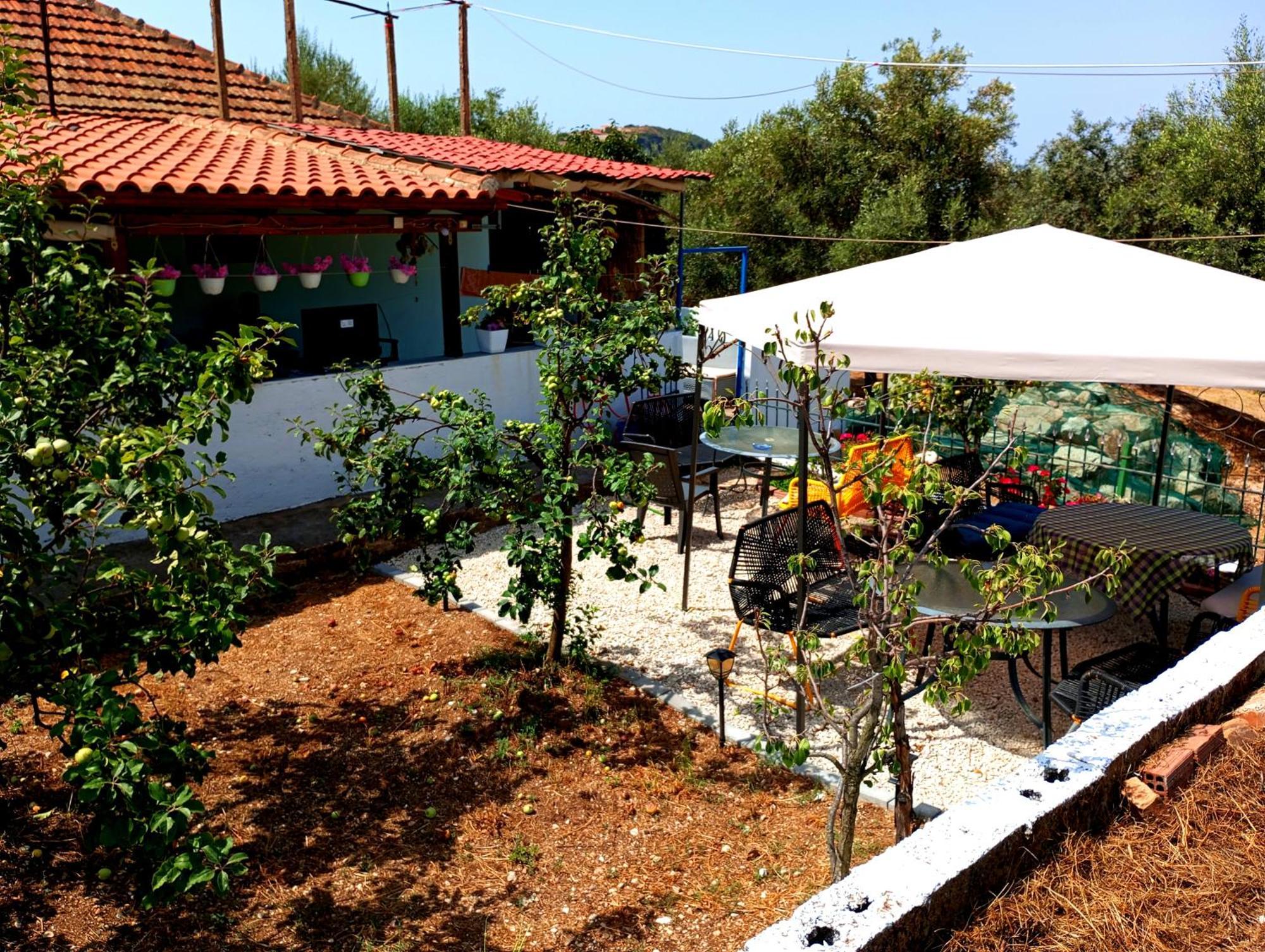 Natural Hostel Himarë Exterior foto